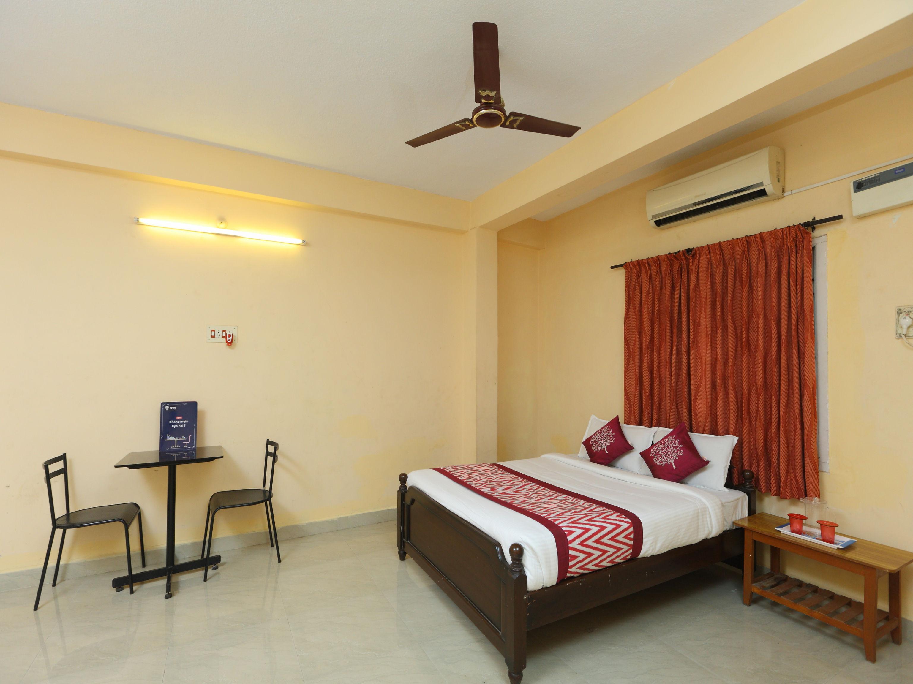 Hotel Oyo 4418 Royal Mass Club à Chennai Extérieur photo
