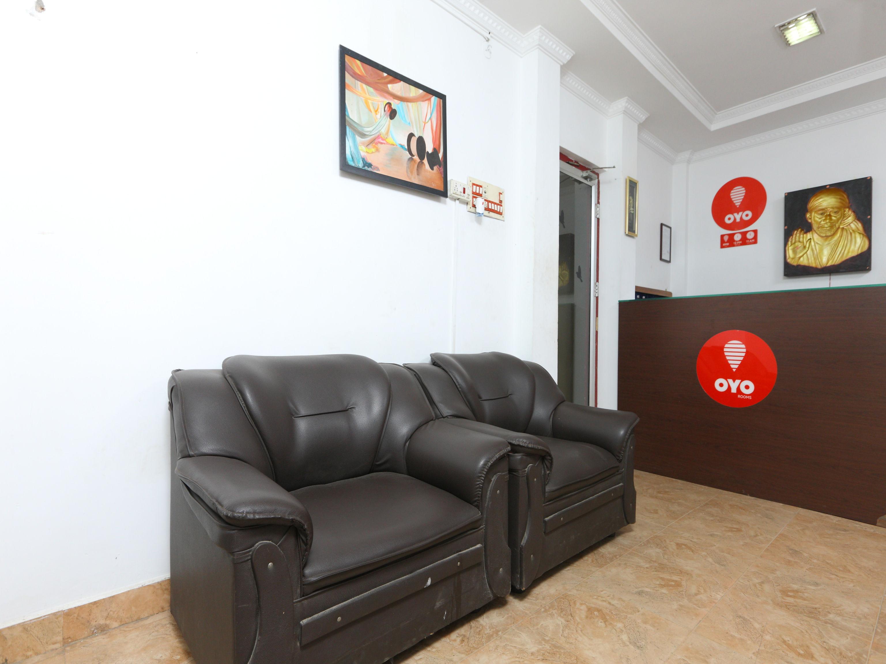 Hotel Oyo 4418 Royal Mass Club à Chennai Extérieur photo